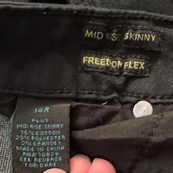 Rue21 Freedom Flex Midrise Skinny Jeans - Black (Sz 14R Plus) - Picture 3 of 8